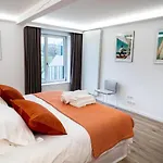 Les Sources Du Val Bed & Breakfast *