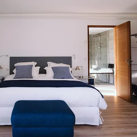 Les Sources Du Val Bed & Breakfast *