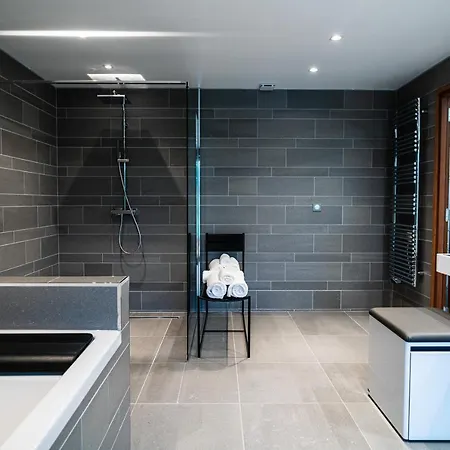 Les Sources Du Val Bed & Breakfast *