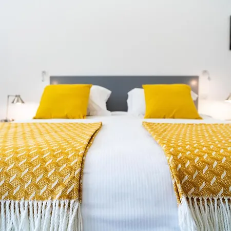 Les Sources Du Val Bed & Breakfast