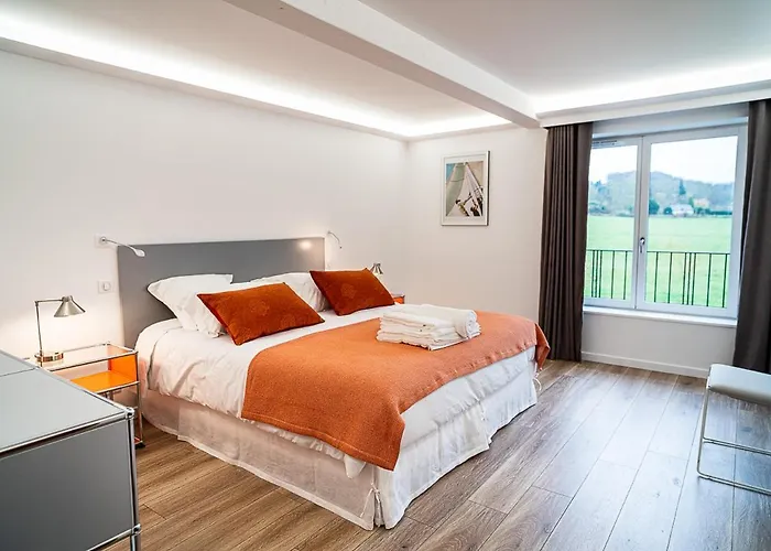 Les Sources Du Val Bed & Breakfast