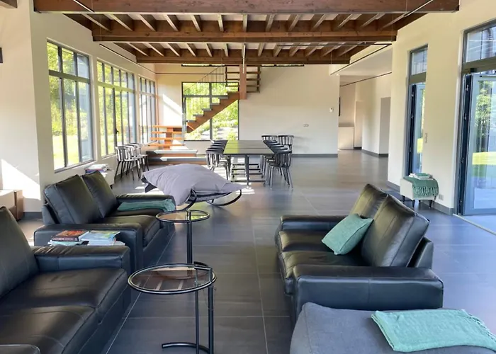 Les Sources Du Val Bed & Breakfast *