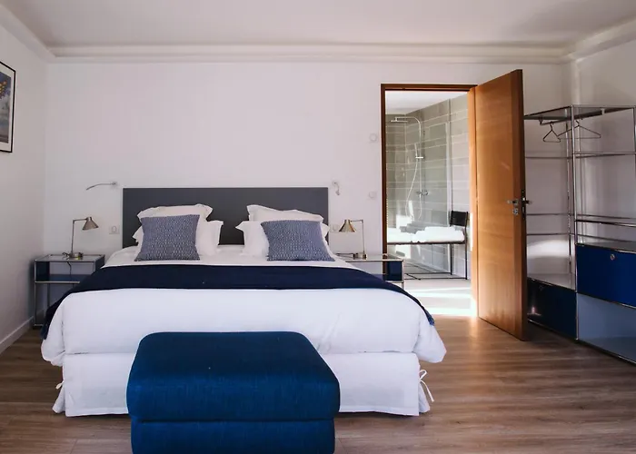 Les Sources Du Val Bed & Breakfast *