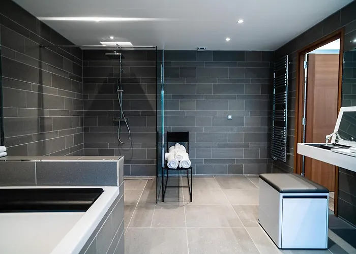 Les Sources Du Val Bed & Breakfast *